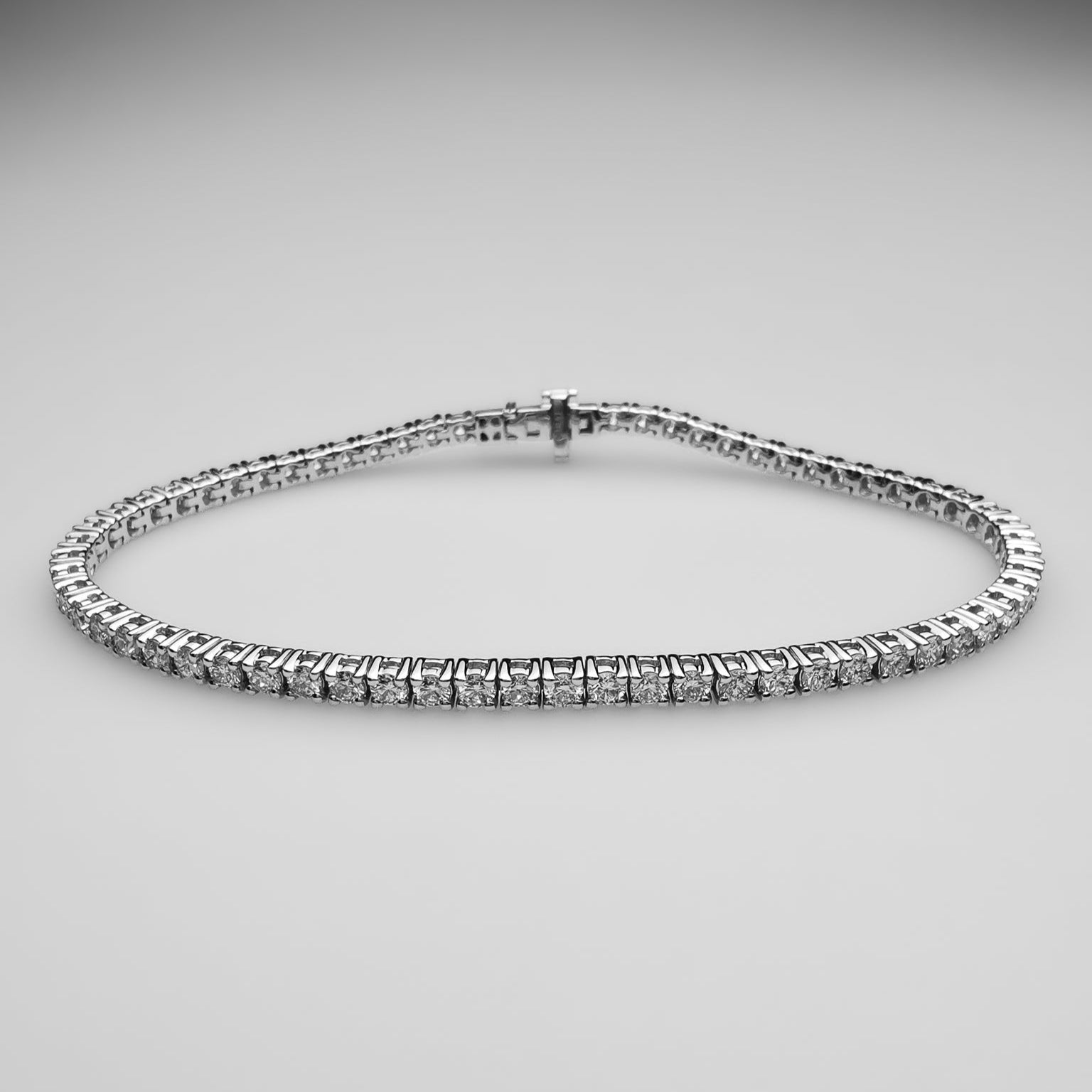 most popular slim diamond bracelet 3pts