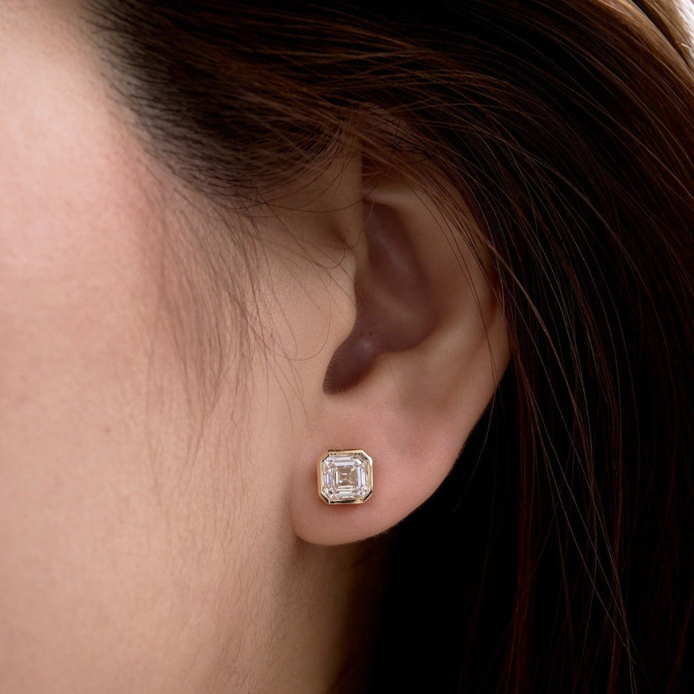 Bezel Asscher on ear