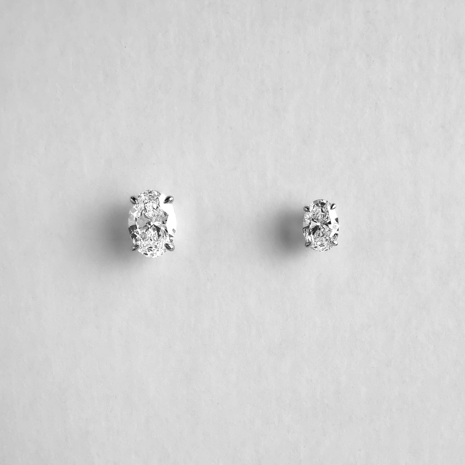 El 1 ct. Oval Ear Studs (2.00 ctw)