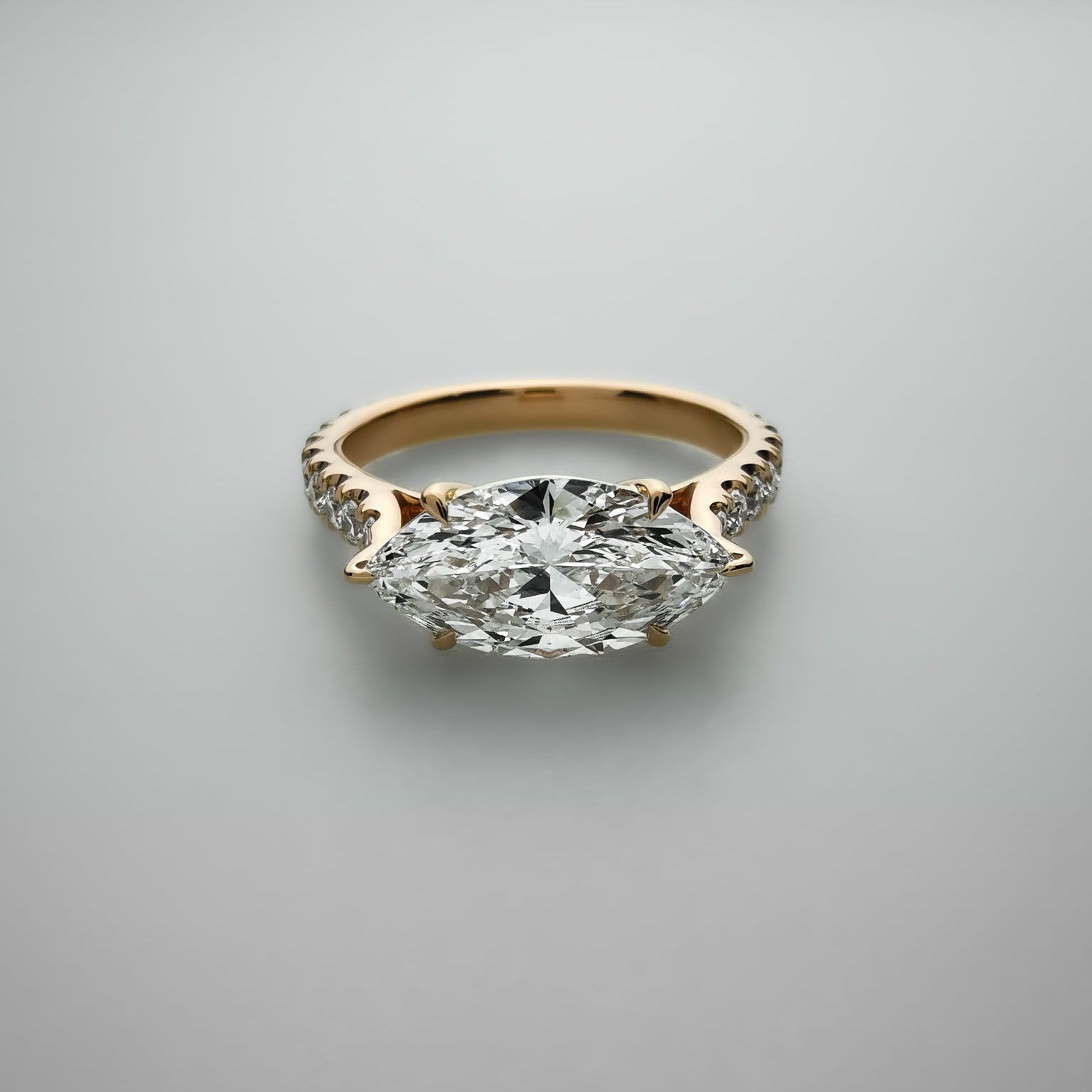 Marquise pinky ring gold