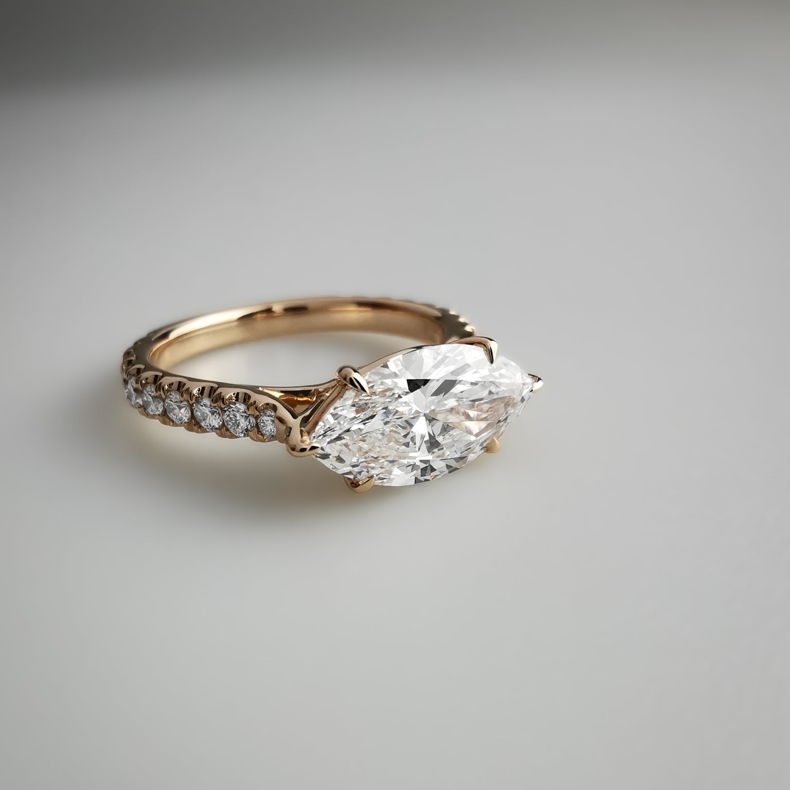 Marquise pinky ring gold