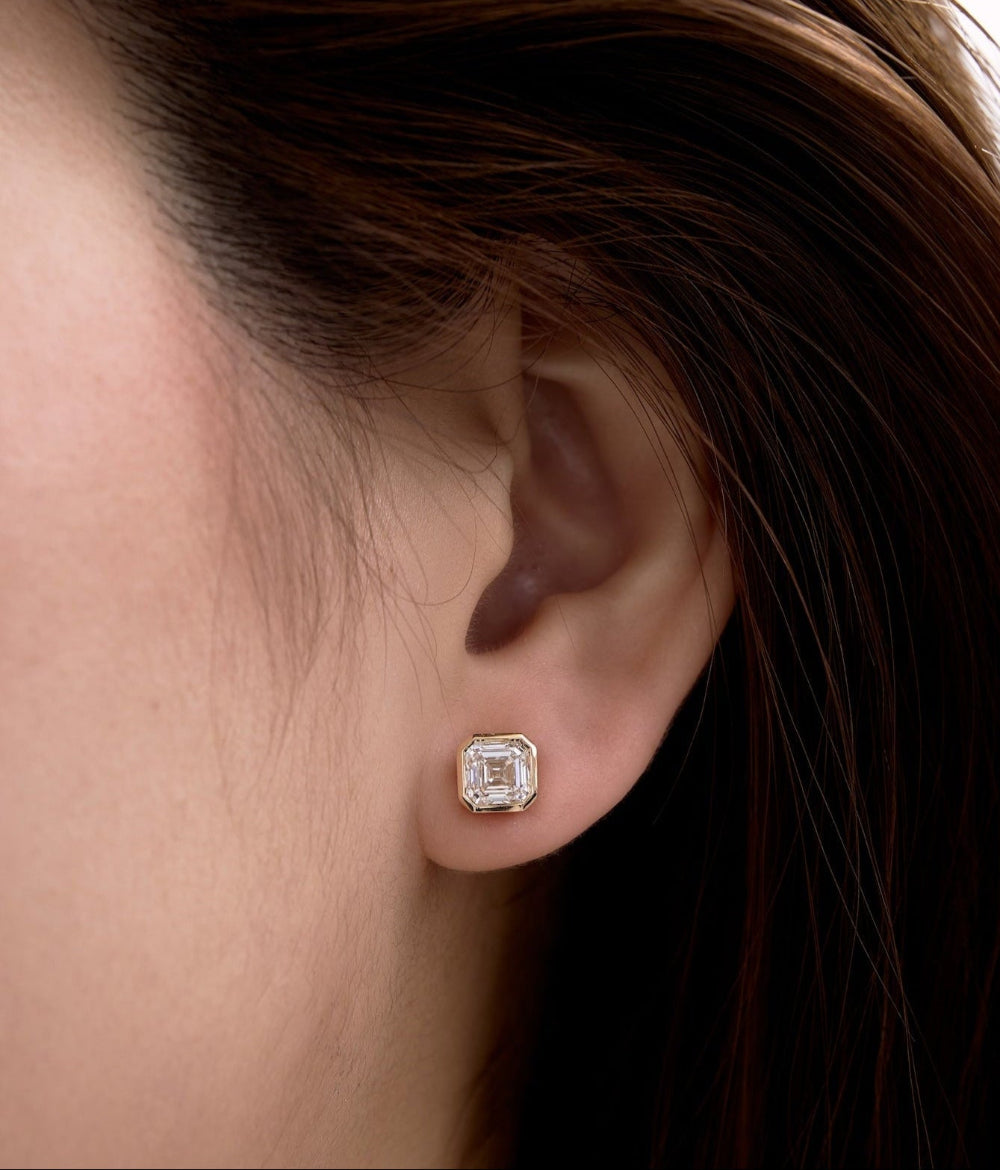 Bezel Asscher on ear