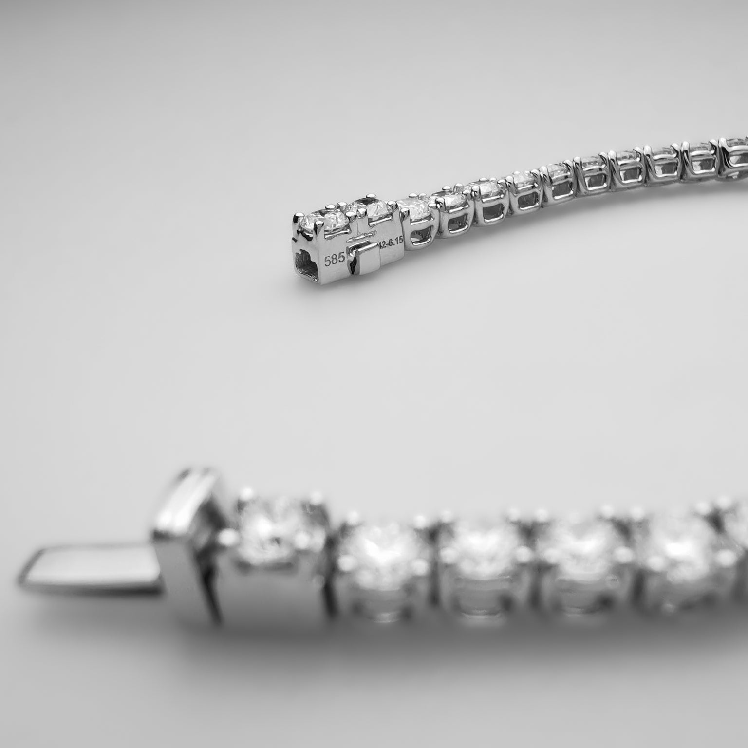 15 pointer diamond tennis bracelet 3.4mm clasp