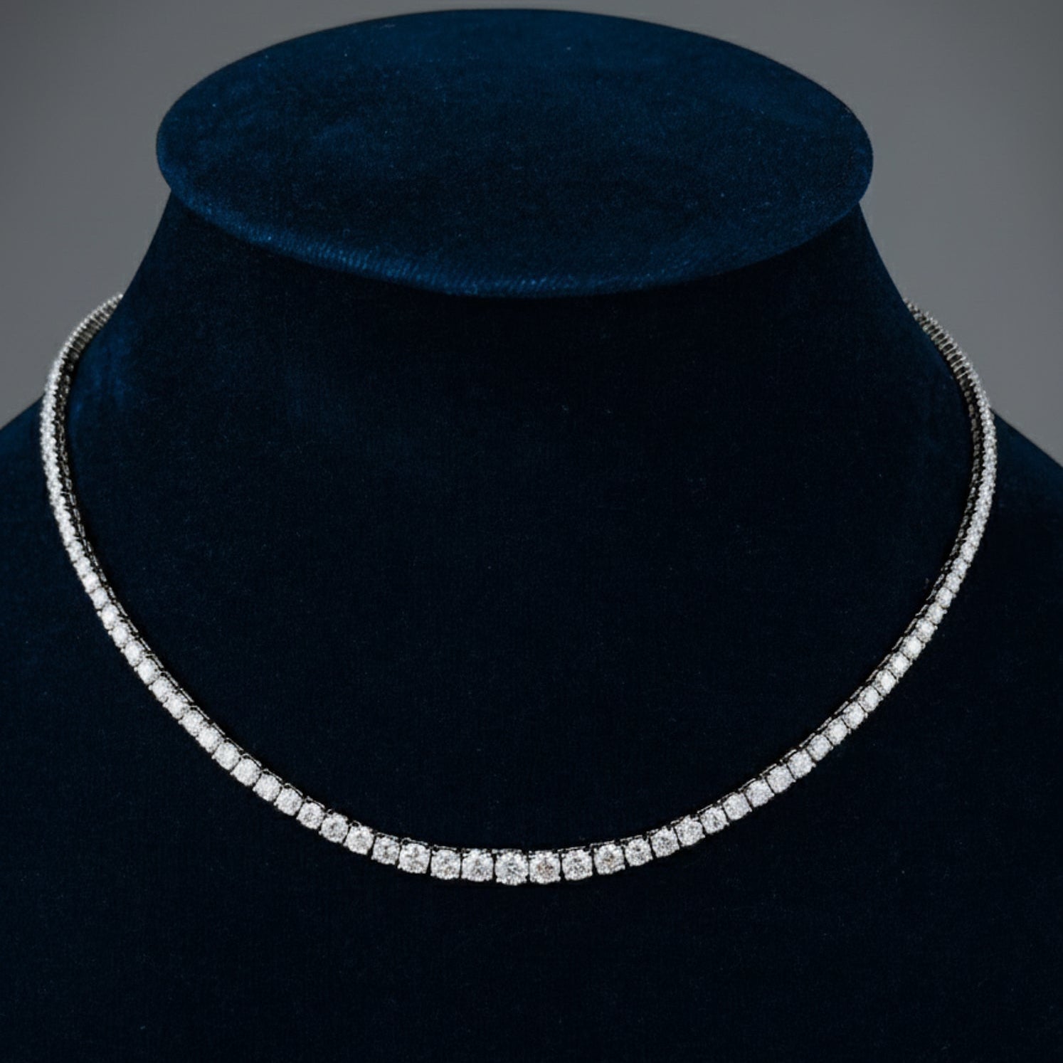 Graduated Diamond Tennis Necklace 10 Carats