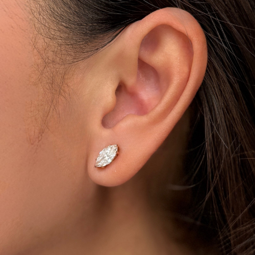 Marquise_1ct stud_on_ear