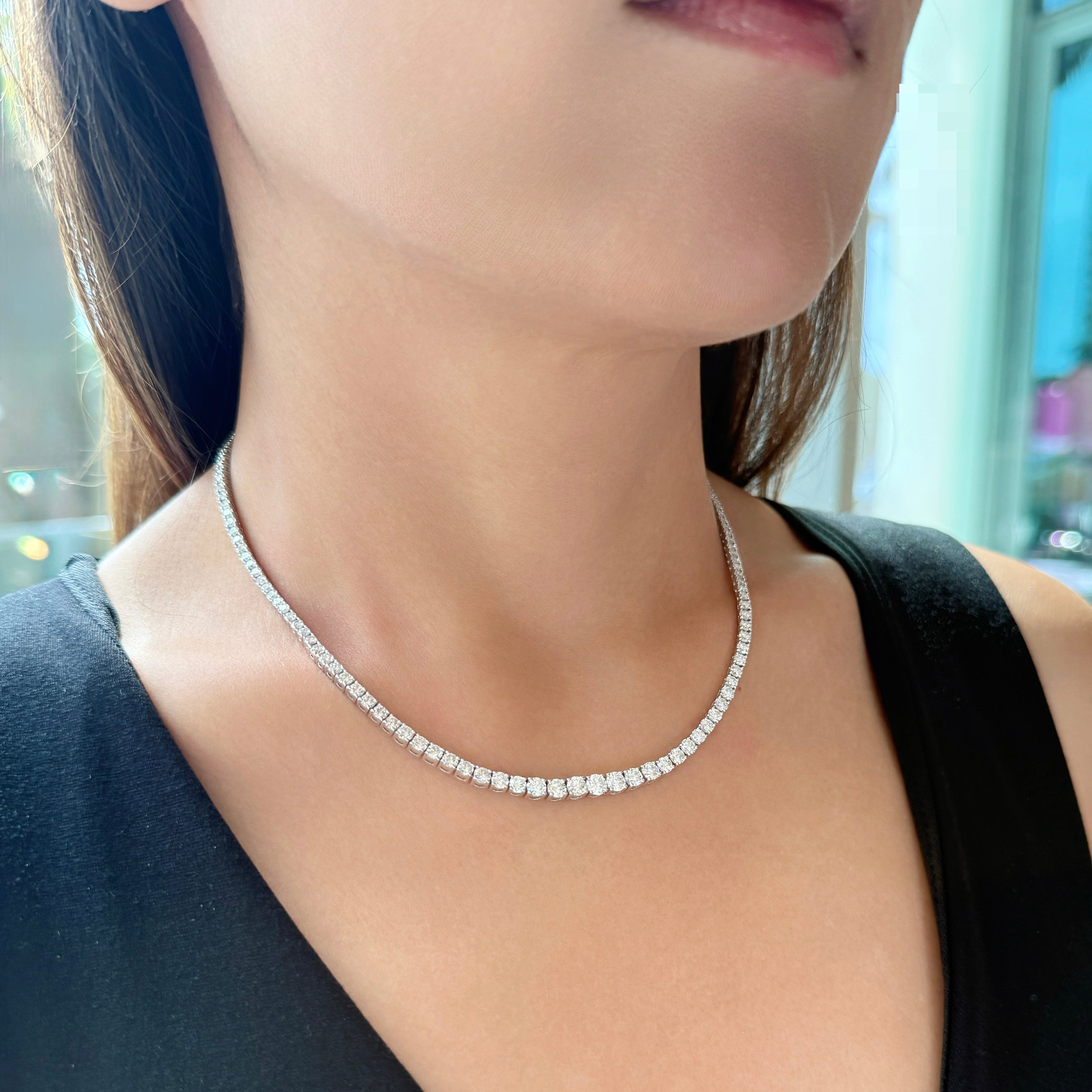 Tennis Necklace 10 carats Graduated 5 to 30 points