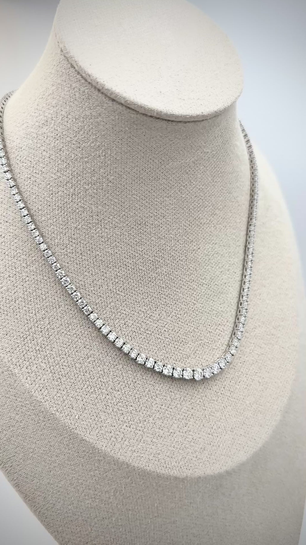 Tennis Necklace graduated 10 carats